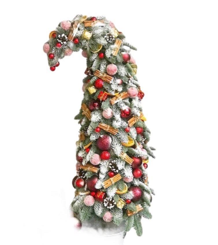 Cinnamon Christmas Tree Arrangement: A Festive Delight for Senses and Decor